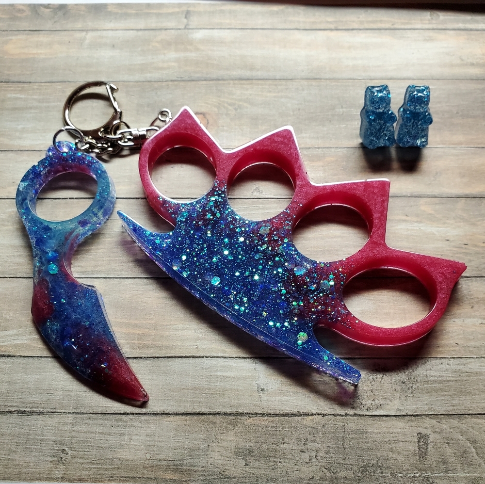 💎2/$20 Self defense keychain set with gummy bear earrings